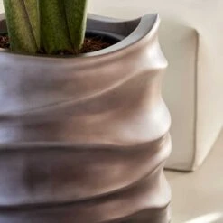 Gradient Lee Partner Planter - Matt Coffee -Hortology Shop Gradient Lee Planter Matt Coffee 1 03281b76 364f 4747 9986 447914259e2d